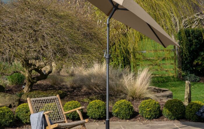 Platinum Riva Taupe 2.5mt Parasol & 40kg Wheeled Base-18-118-TA-18-123