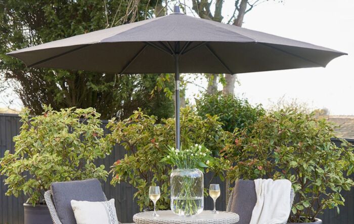Platinum Riva Premium 3mt Round Manhattan Parasol And 25kg Black Base