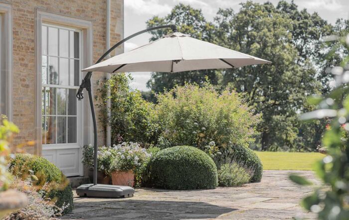 Bramblecrest Gloucester 3 Metre Round Cantilever Parasol - Sand - with FREE Cover