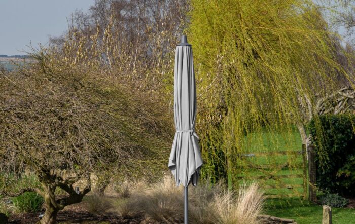 Platinum Riva 3mt Luna Grey Parasol & 40kg Grey Ceramica Wheeled Base