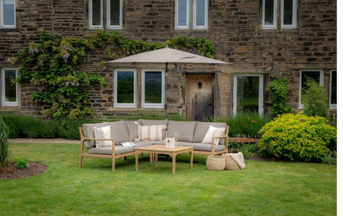 Platinum Riva Taupe 2.5mt Parasol & 40kg Wheeled Base